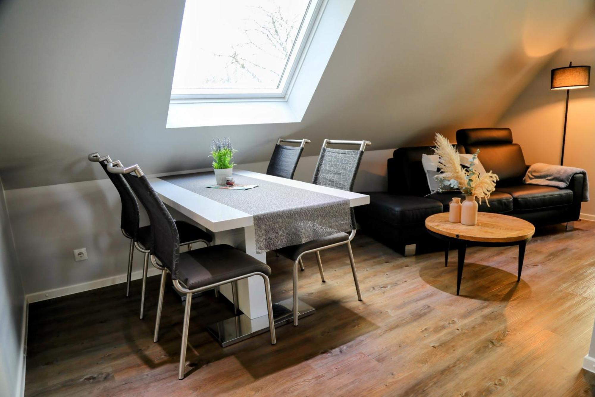 Eine Sehr Gemuetliche Dachgeschoss Ferienwohnung Ihlow  Екстериор снимка