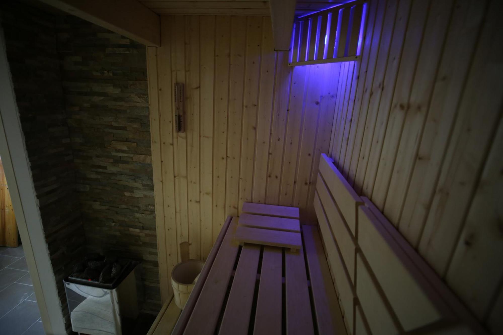 Eine Sehr Gemuetliche Dachgeschoss Ferienwohnung Ihlow  Екстериор снимка